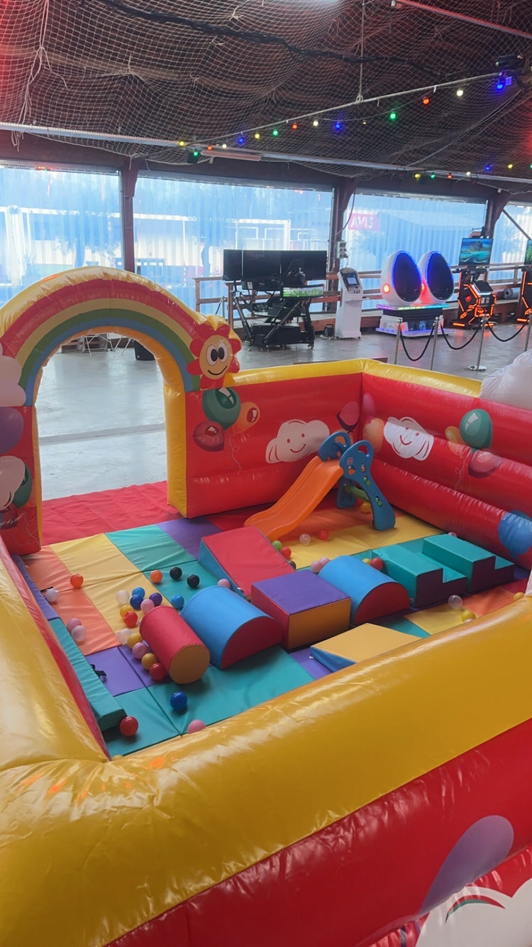 Parc baby arc en ciel ( module motricité inclus dans le parc )