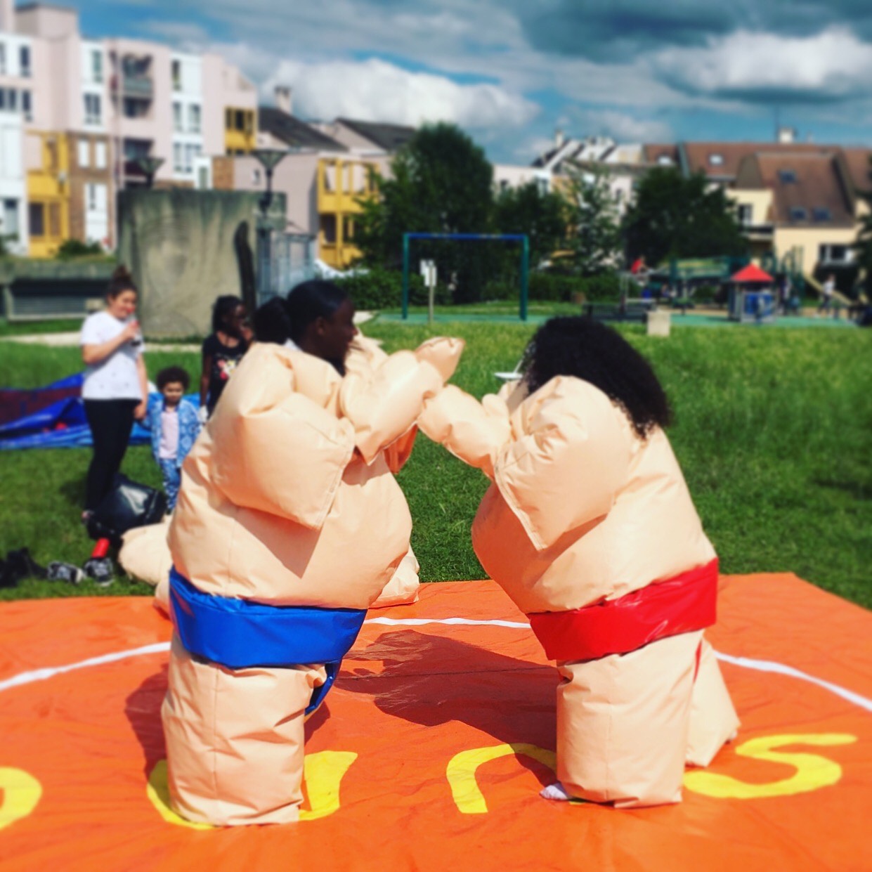 Structure Gonflable : Combat de sumo Enfants / Adultes – Events Loisir